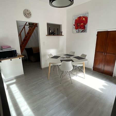 Chez Sonou , Nimes Centre Apartment ภายนอก รูปภาพ