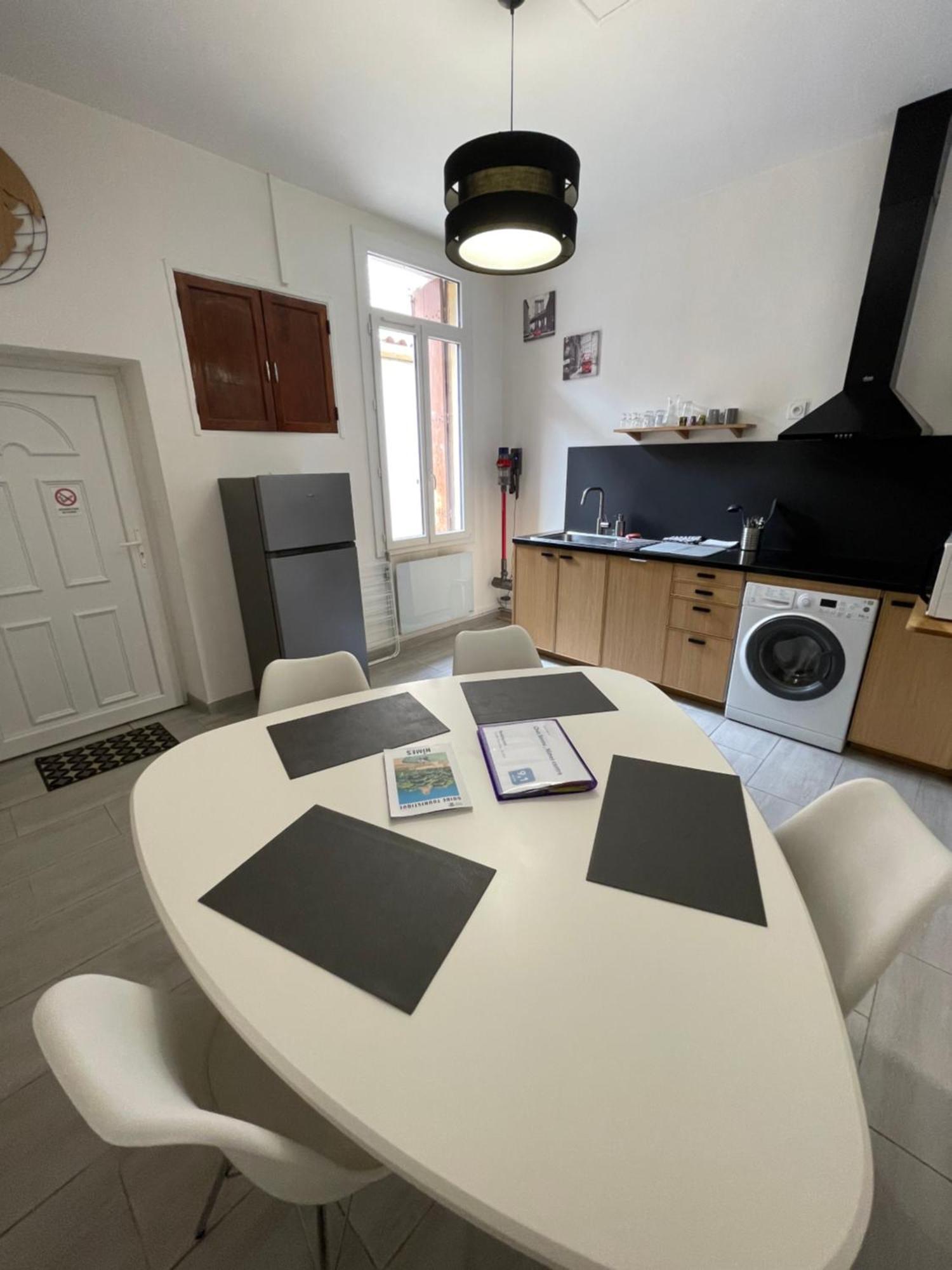 Chez Sonou , Nimes Centre Apartment ภายนอก รูปภาพ