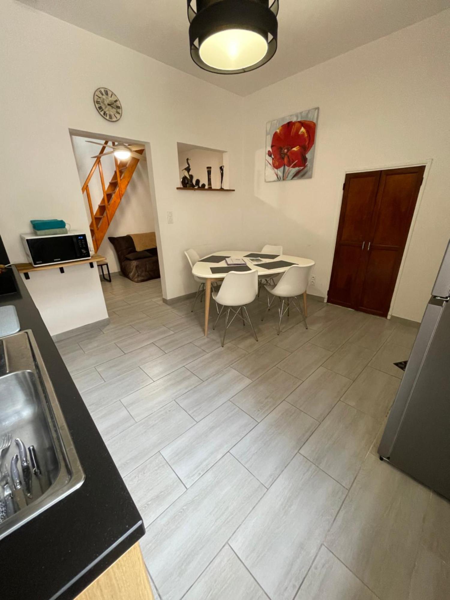 Chez Sonou , Nimes Centre Apartment ภายนอก รูปภาพ